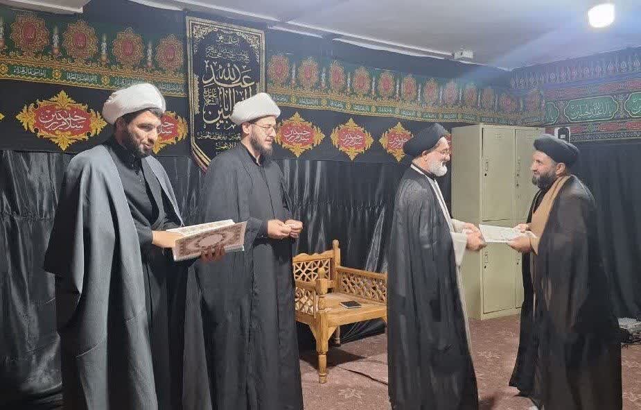 تصاویر/ تجلیل از اساتید و طلاب ممتاز مدرسه علمیه امیرالمؤمنین(ع) شهرستان ایوان