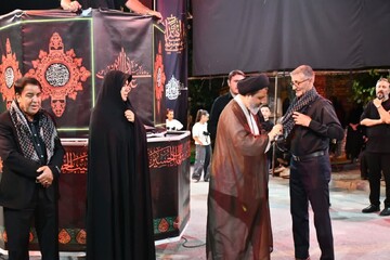 تصاویر/ حضور امام جمعه شهرستان ماکو در آیین عزاداری هیئات مذهبی