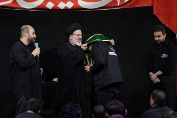 تصاویر/ عزاداری موکب روضه نورالحسین (ع) در شب هشتم محرم