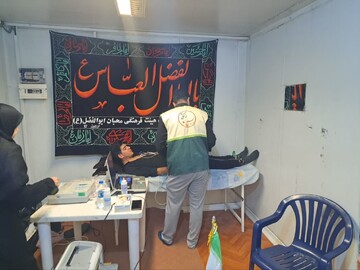 تجلی خدمت جهادی متخصصین قلب و عروق به عزاداران حسینی در کاشان+تصاویر