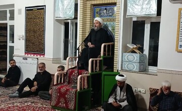 تصاویر/ برگزاری مراسم عزاداری محرم در روستای دولت شاه با سخنرانی امام جمعه بیجار