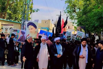 تصاویر/ حضور گسترده هزاران عزادار در راهپیمایی ششم محرم در جَند پاکستان