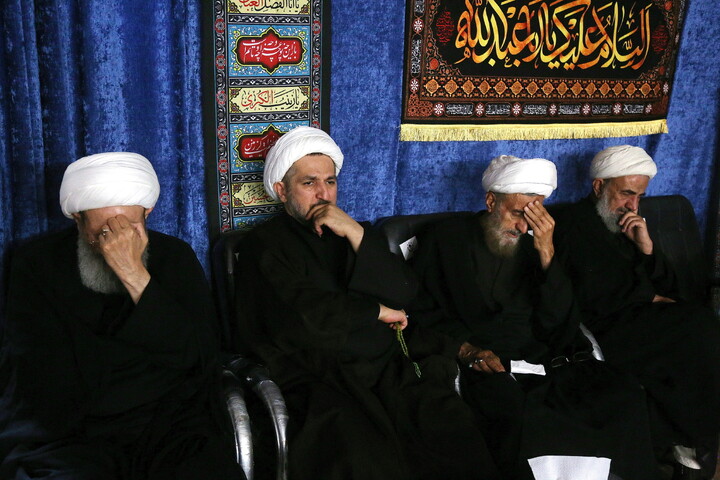 تصاویر/ مراسم عزاداری شب هشتم محرم‌الحرام در دفتر آیت الله فقیهی