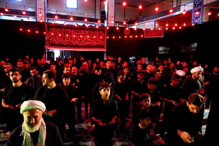 تصاویر/ مراسم سوگواری شب هشتم محرم در هیئت «حسین جان» ارومیه