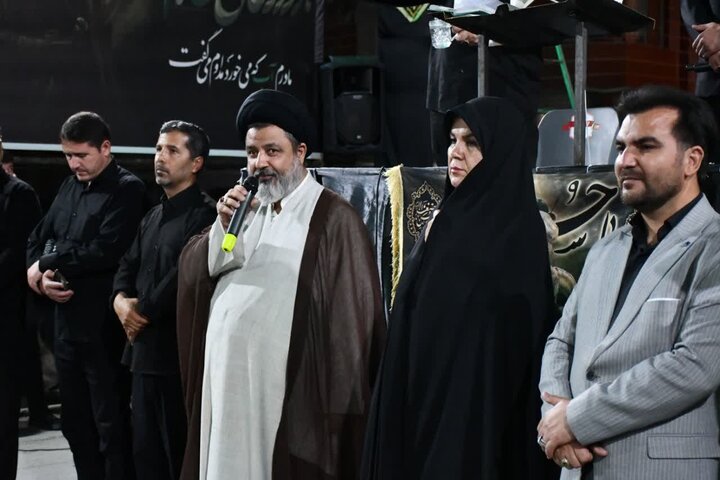 تصاویر/ حضور امام جمعه شهرستان ماکو در آیین عزاداری هیئات مذهبی