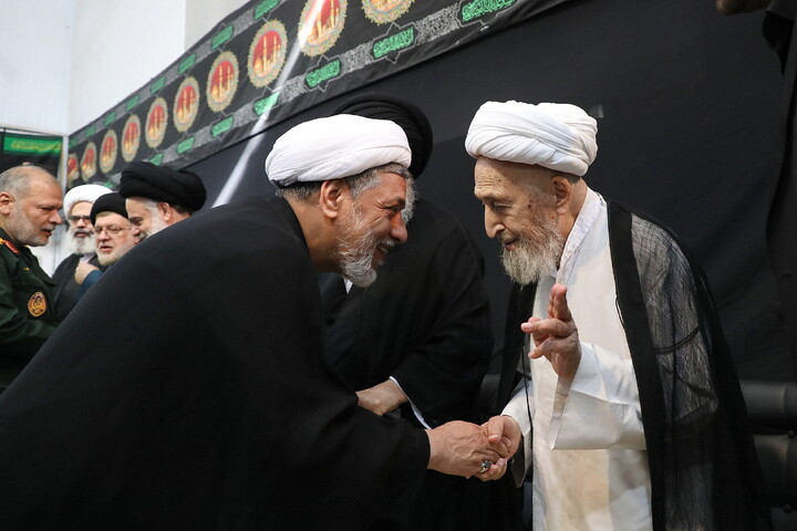 تصاویر/ مراسم عزادرای روز هشتم محرم در بیت آیت الله العظمی سبحانی