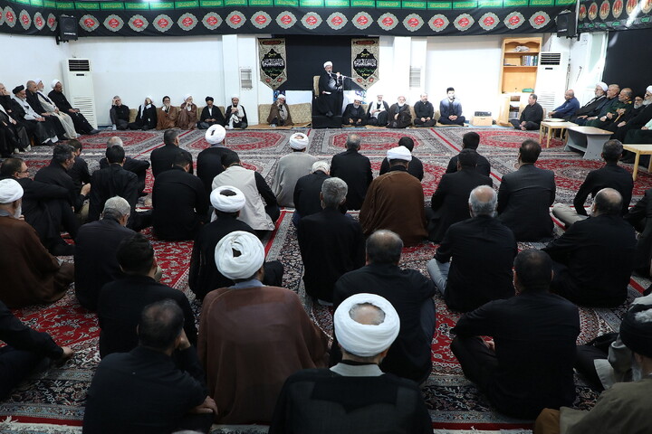 تصاویر/ مراسم عزادرای روز هشتم محرم در بیت آیت الله العظمی سبحانی