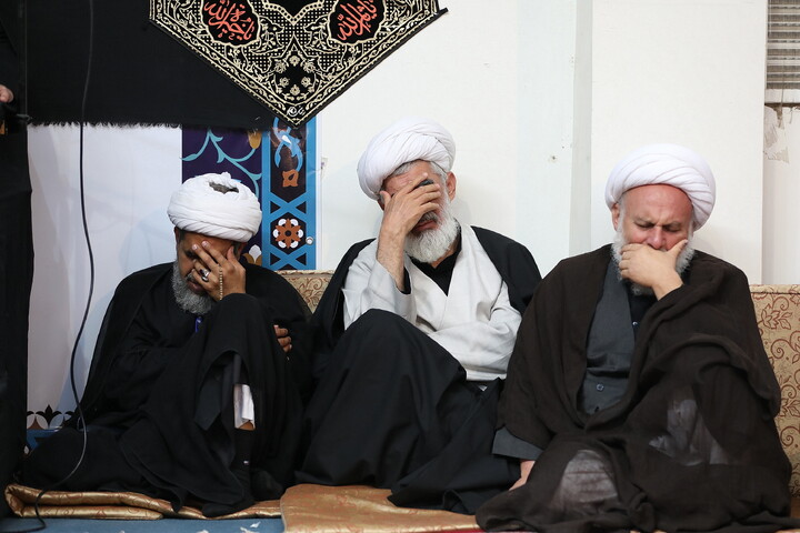 تصاویر/ مراسم عزادرای روز هشتم محرم در بیت آیت الله العظمی سبحانی