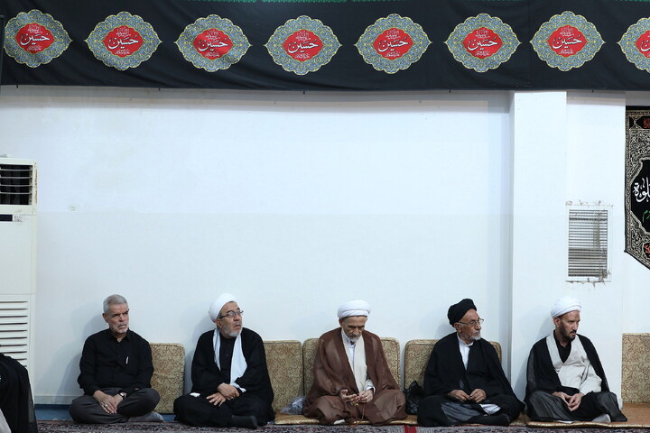 تصاویر/ مراسم عزادرای روز هشتم محرم در بیت آیت الله العظمی سبحانی