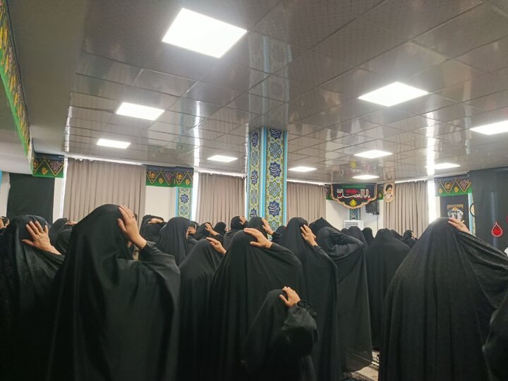 تصاویر/ مراسم دهه اول محرم ویژه بانوان در مدرسه علمیه نرجسیه سیرجان