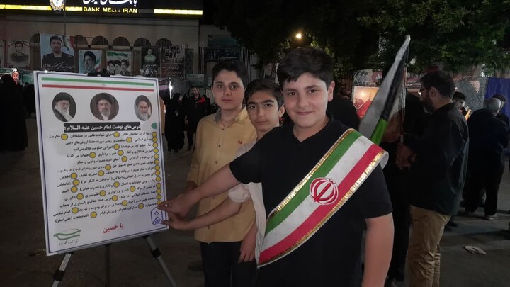تصاویر / جهاد تبیین درسهای نهضت عاشورا در تجمع شبانه میدان طلوع فجر مراغه