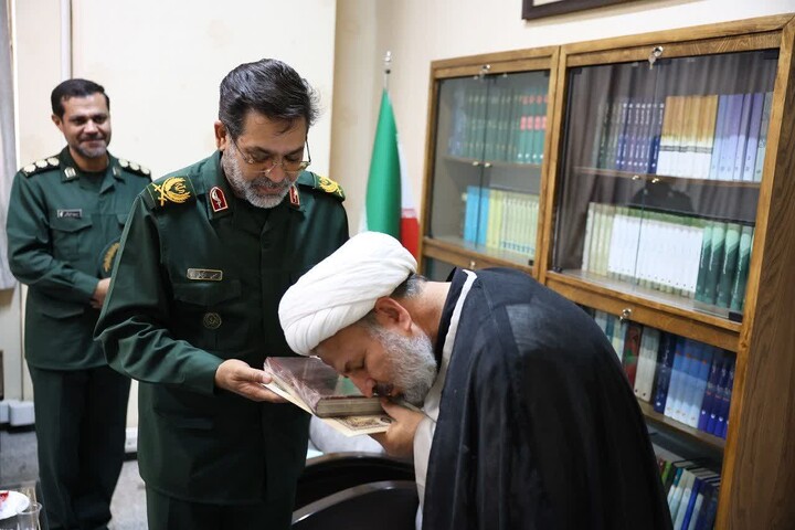 تصاویر / دیدار فرمانده سپاه انصارالحسین(ع) با مدیرکل تبلیغات اسلامی همدان