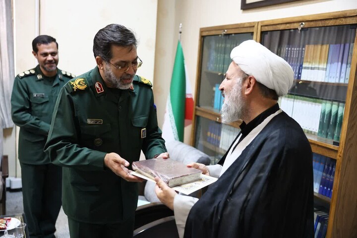 تصاویر / دیدار فرمانده سپاه انصارالحسین(ع) با مدیرکل تبلیغات اسلامی همدان
