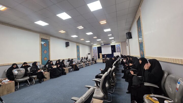 تصاویر/ برگزاری کارگاه تخصصی روش‌های تربیتی نوجوانان در مدرسه علمیه نرجسیه سیرجان