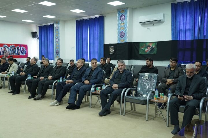 تصاویر/دیدار کارکنان دادگستری لرستان با نماینده ولی فقیه در استان