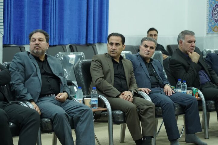 تصاویر/دیدار کارکنان دادگستری لرستان با نماینده ولی فقیه در استان