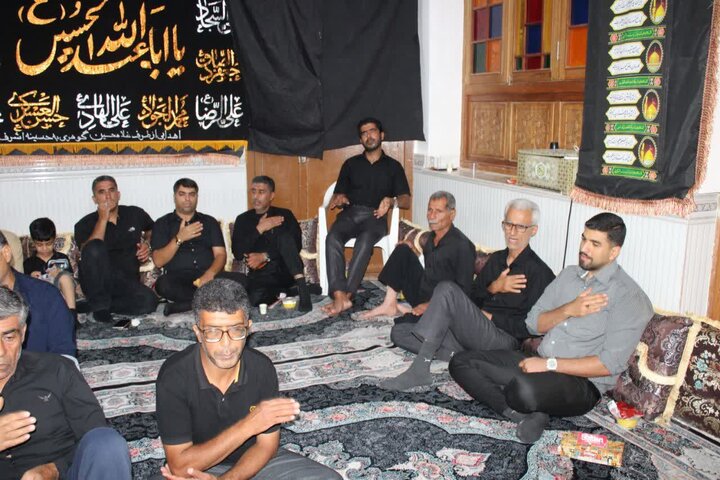 تصاویر/ عزاداری شب هشتم در حسینیه اشرفی بندر ریگ