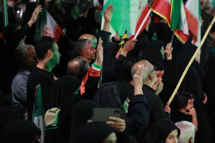 تصاویر/ اجتماعات مردمی «شب‌های اقتدار حسینی» همزمان با هشتمین شب ماه عزای حضرت سیدالشهدا(ع)