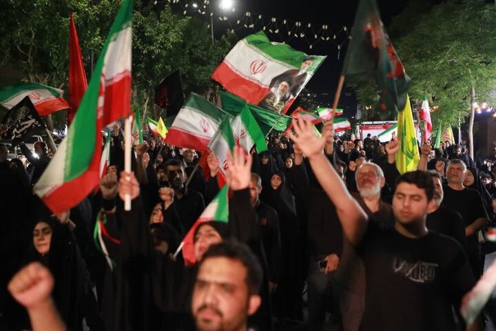 تصاویر/ اجتماعات مردمی «شب‌های اقتدار حسینی» همزمان با هشتمین شب ماه عزای حضرت سیدالشهدا(ع)
