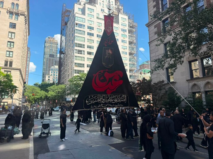 تصاویر/ برگزاری راهپیمایی روایتی عاشورای محرم‌الحرام در نیویورک، ایالات متحده آمریکا