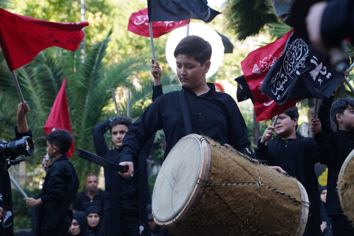 تصاویر/ عزاداری پرشور کودکان و نوجوانان حسینی