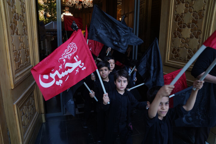 تصاویر/ عزاداری پرشور کودکان و نوجوانان حسینی