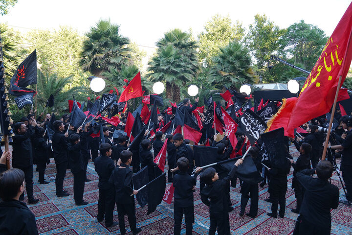 تصاویر/ عزاداری پرشور کودکان و نوجوانان حسینی