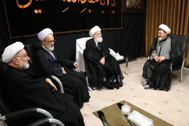شرکت آیت الله اعرافی در مراسم عزای حسینی بیت آیت الله العظمی نوری همدانی