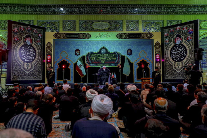 عزاداری شب هشتم ماه محرم در مسجد مقدس جمکران