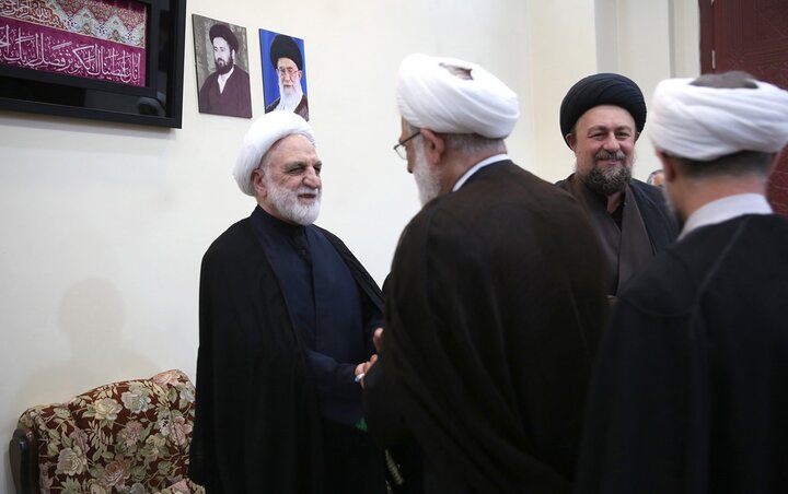 تصاویر/ حاشیه مراسم تجدید میثاق مسئولان عالی قضایی با آرمان های حضرت امام خمینی (س)