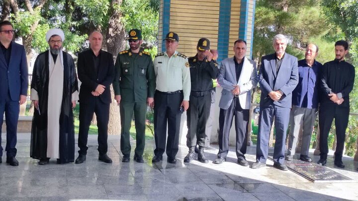 تصاویر/نشست هم‌اندیشی مسئولان قضایی الیگودرز با امام جمعه شهرستان