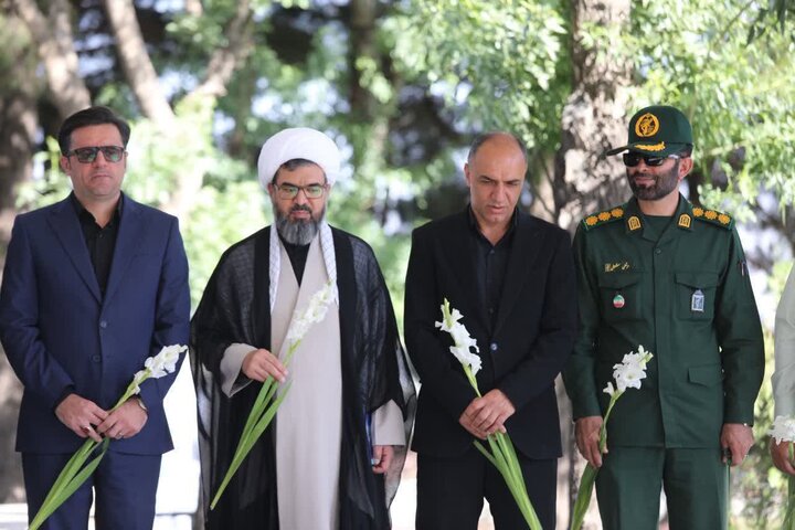 تصاویر/نشست هم‌اندیشی مسئولان قضایی الیگودرز با امام جمعه شهرستان