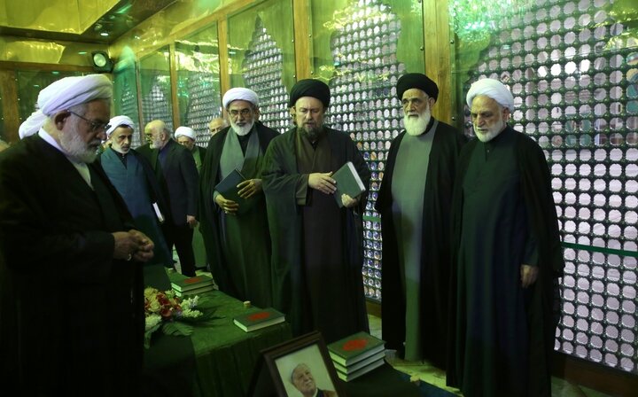 تصاویر/ تجدید میثاق رئیس و مسئولان عالی قضایی با آرمان های حضرت امام خمینی (س)