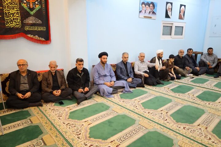 تصاویر/ حضور حجت الاسلام و المسلمین محمدی لائینی در مراسم عزاداری حسینی در دفتر نماینده ولی فقیه در مازندران