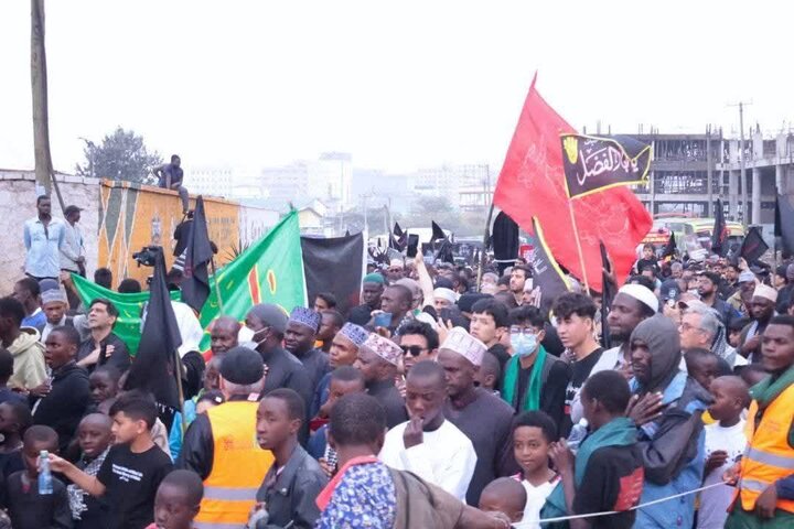 Mashia wa Kenya Wafanya Maandamano Makubwa ya Kumbukumbu ya Imam Hussein (as); Ujumbe wa Karbala Watingisha Mioyo ya Waumini