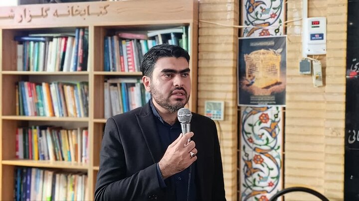 تصاویر /گلباران گلزار شهدای گرمسار با حضور امام جمعه گرمسار و مسئولین دستگاه های اجرایی و قضایی شهرستان