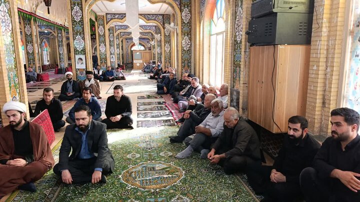 تصاویر /گلباران گلزار شهدای گرمسار با حضور امام جمعه گرمسار و مسئولین دستگاه های اجرایی و قضایی شهرستان