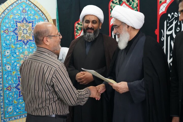 تصاویر/ بازدید امام جمعه بوشهر از تبلیغات اسلامی