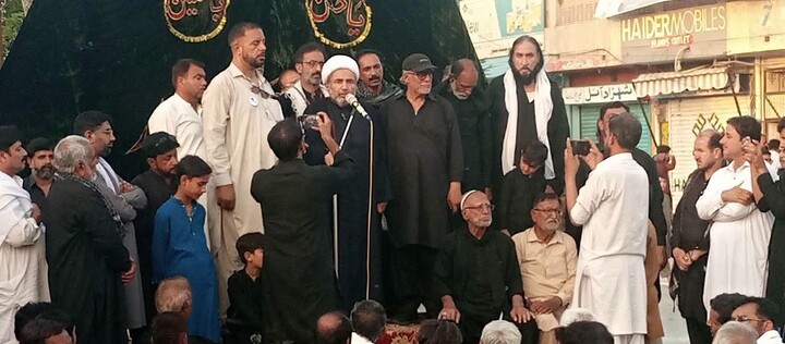 تصاویر/ حضور گسترده هزاران عزادار در راهپیمایی ششم محرم در جَند پاکستان