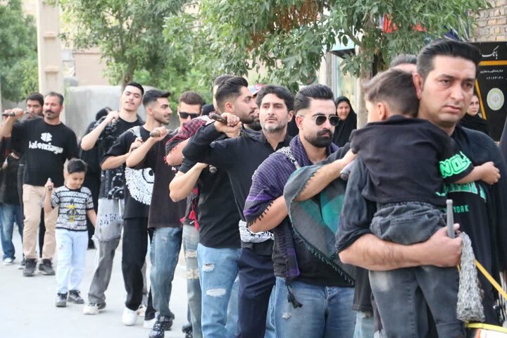 تصاویر/آیین نخل گردانی در روز هشتم محرم الحرام در کارچان