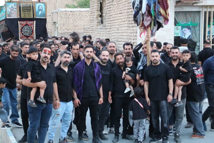 تصاویر/آیین نخل گردانی در روز هشتم محرم الحرام در کارچان