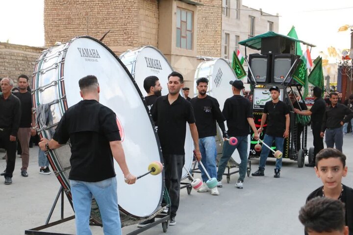 تصاویر/آیین نخل گردانی در روز هشتم محرم الحرام در کارچان