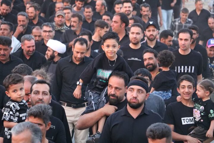 تصاویر/آیین نخل گردانی در روز هشتم محرم الحرام در کارچان