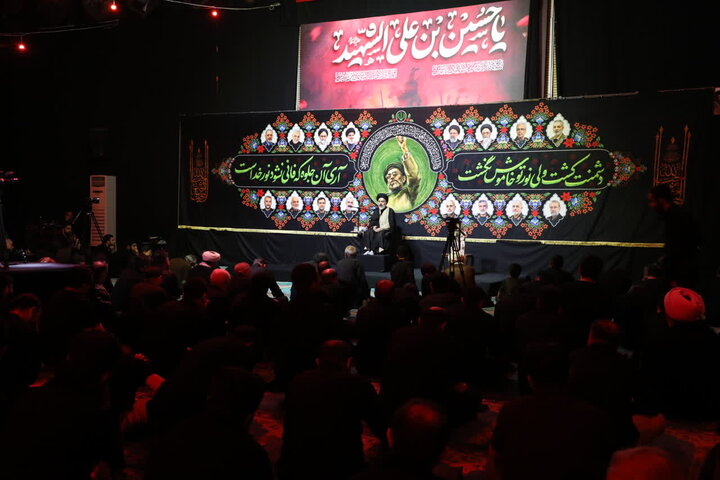 تصاویر/ مراسم سوگواری شب نهم محرم در مصلی اورمیه