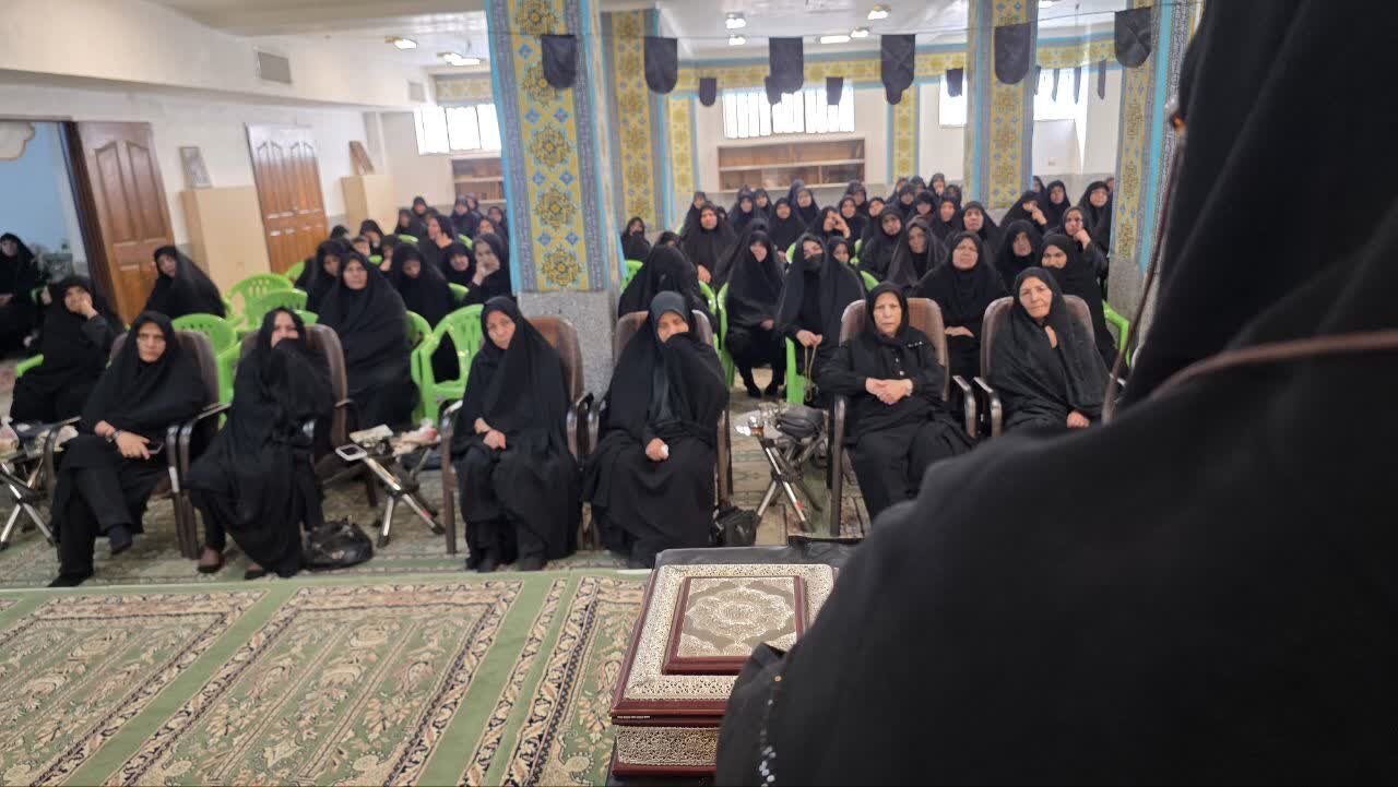 مراسم قرائت زیارت عاشورا در مدرسه علمیه تخصصی حضرت زینب کبری (س) رفسنجان