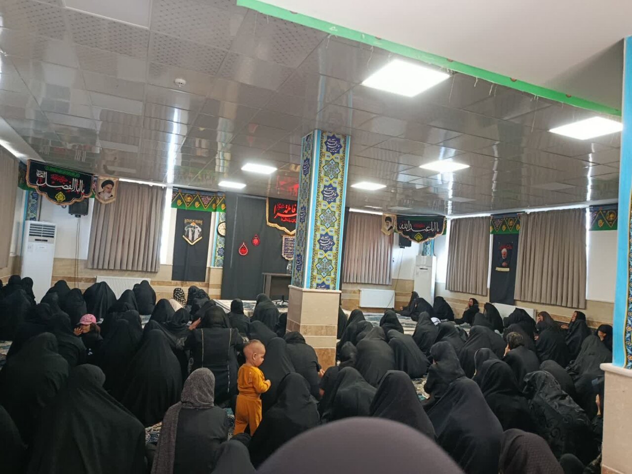 تصاویر/ مراسم دهه اول محرم ویژه بانوان در مدرسه علمیه نرجسیه سیرجان