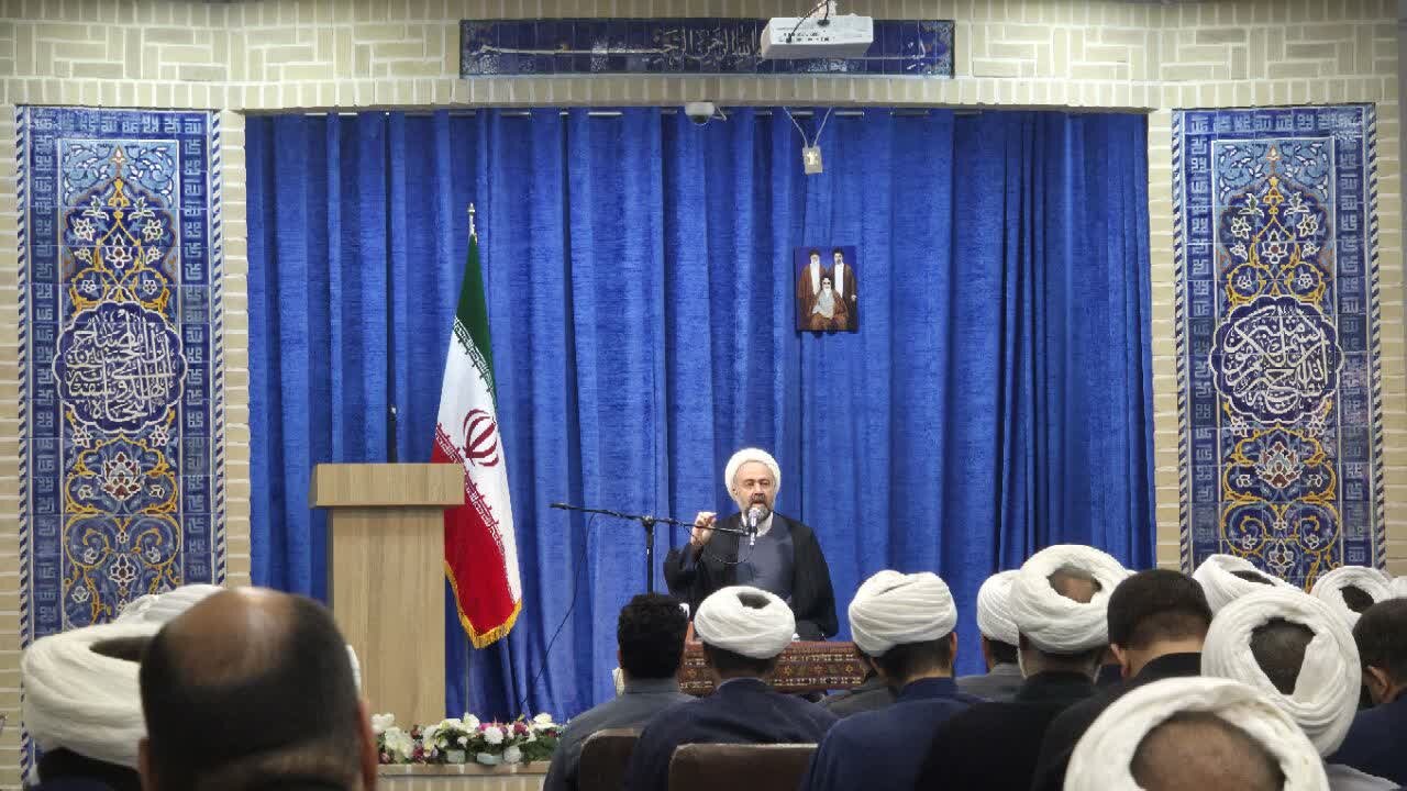 تصاویر/ همایش طلاب و فضلای شهر سیرجان