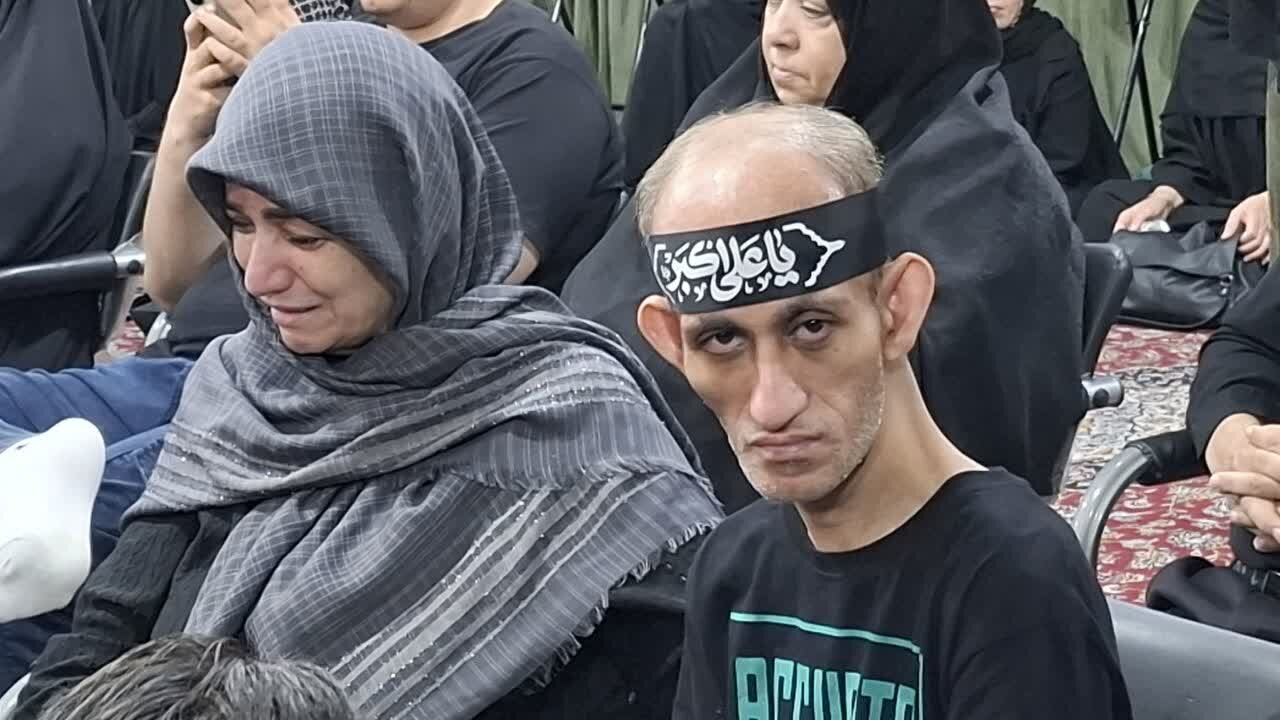 کودکان و نوجوانان اوتیسم در ایام محرم در کاشان عزداری کردند +فیلم وعکس