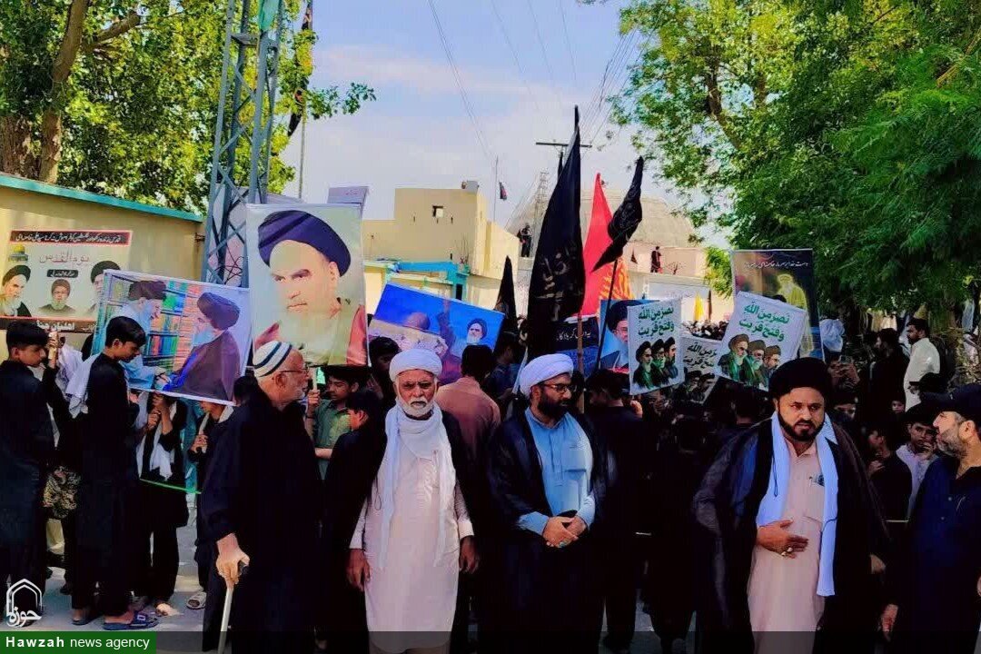 تصاویر/ حضور گسترده هزاران عزادار در راهپیمایی ششم محرم در جَند پاکستان