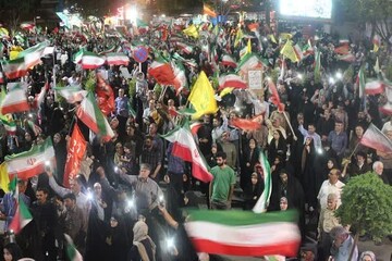فیلم| شعار خونخواهان امام مجاهد شهید در اراک در شب تاسوعای حسینی
